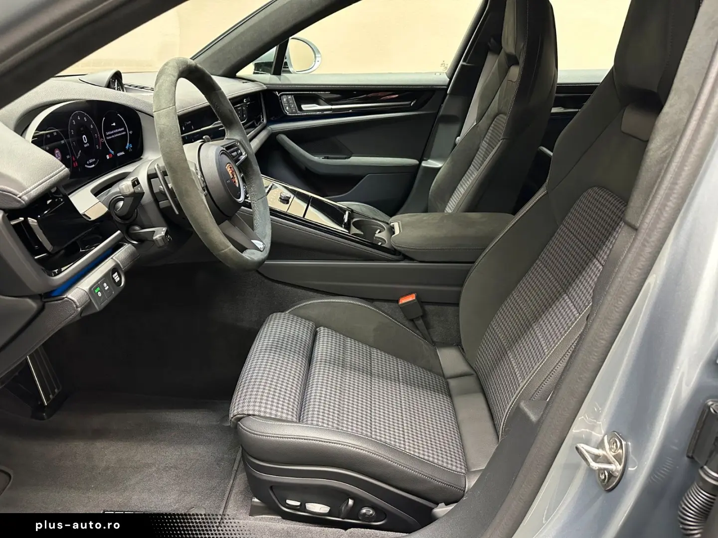 PORSCHE Panamera GTS  SPORT-DESIGN-PAKET 1. HAND