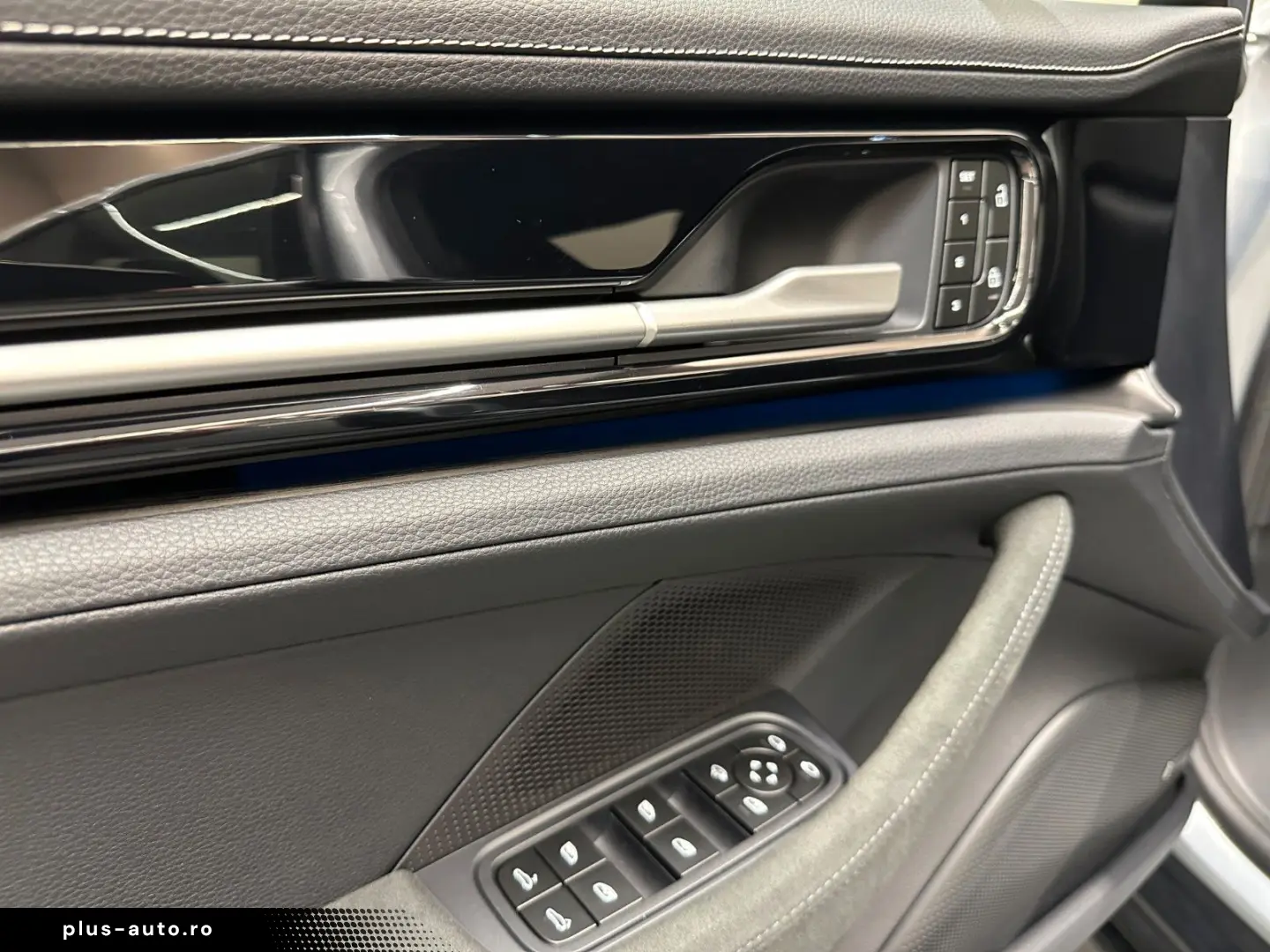 PORSCHE Panamera GTS  SPORT-DESIGN-PAKET 1. HAND