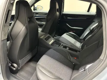 PORSCHE Panamera GTS  SPORT-DESIGN-PAKET 1. HAND