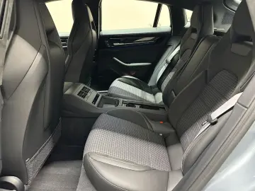 PORSCHE Panamera GTS  SPORT-DESIGN-PAKET 1. HAND