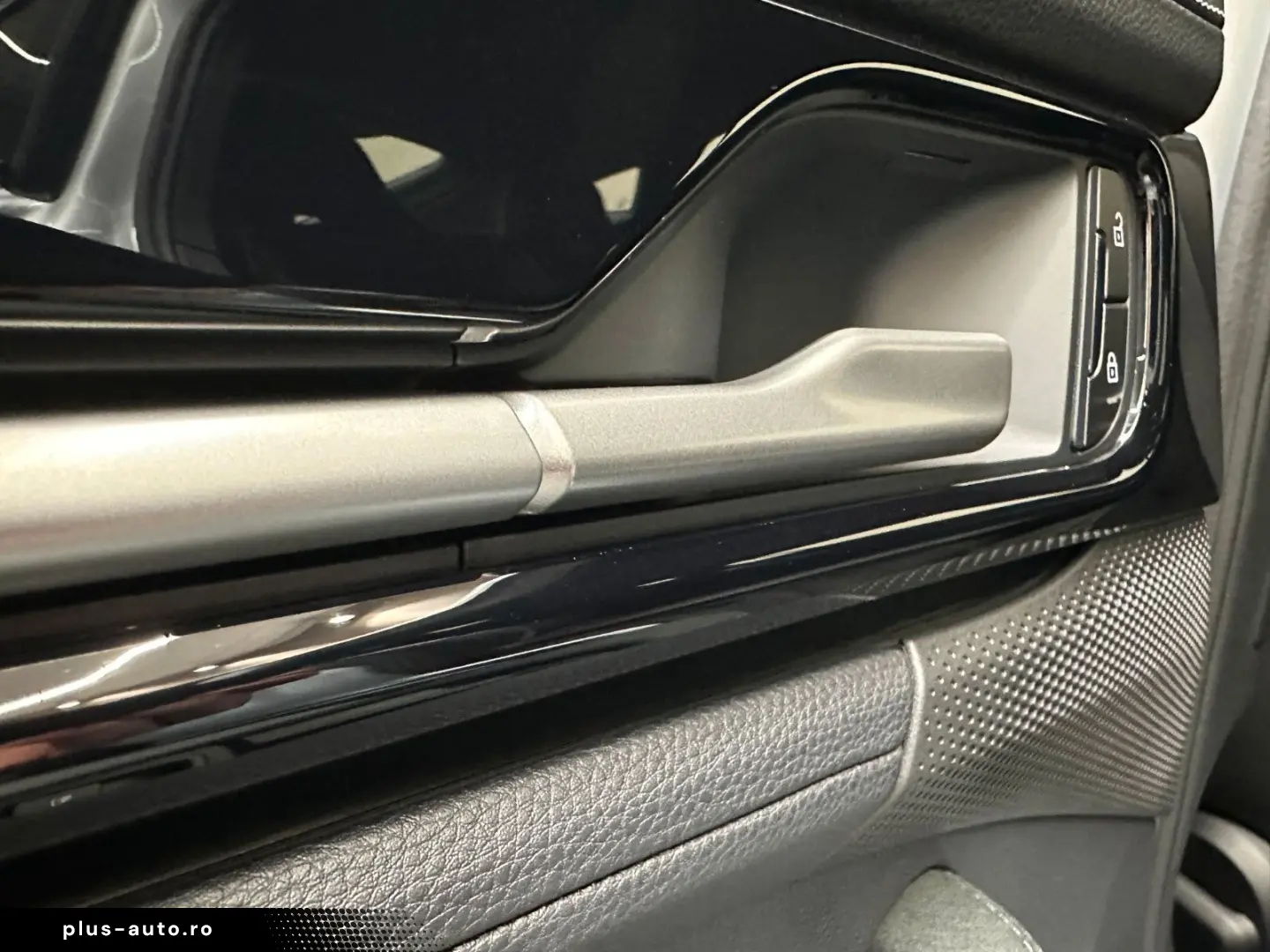 PORSCHE Panamera GTS  SPORT-DESIGN-PAKET 1. HAND