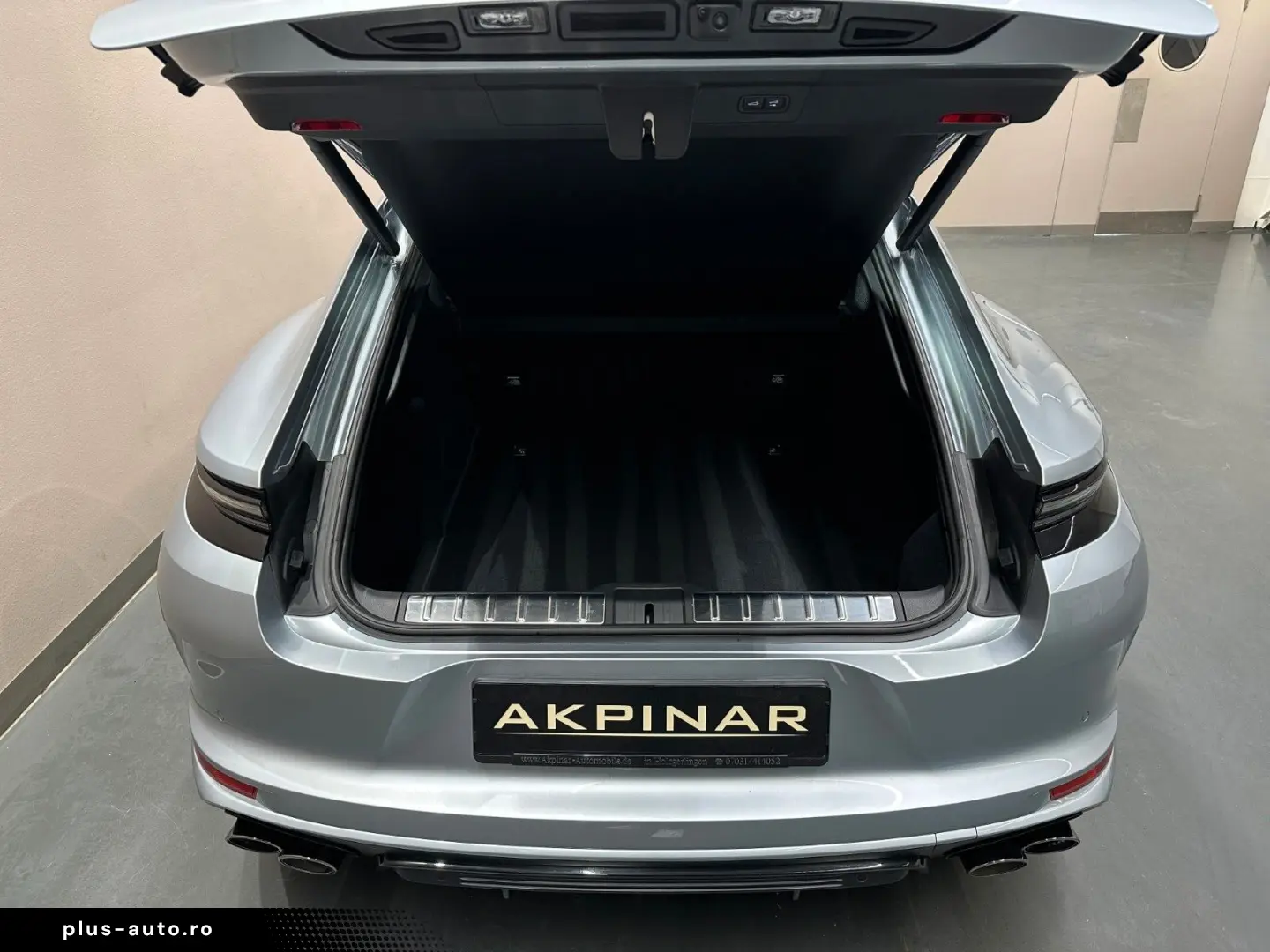 PORSCHE Panamera GTS  SPORT-DESIGN-PAKET 1. HAND