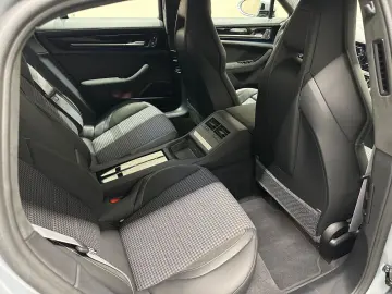 PORSCHE Panamera GTS  SPORT-DESIGN-PAKET 1. HAND