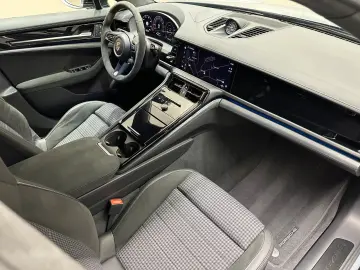 PORSCHE Panamera GTS  SPORT-DESIGN-PAKET 1. HAND