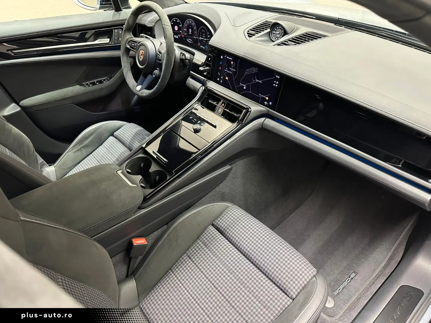 PORSCHE Panamera GTS  SPORT-DESIGN-PAKET 1. HAND