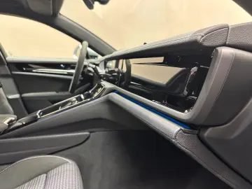 PORSCHE Panamera GTS  SPORT-DESIGN-PAKET 1. HAND