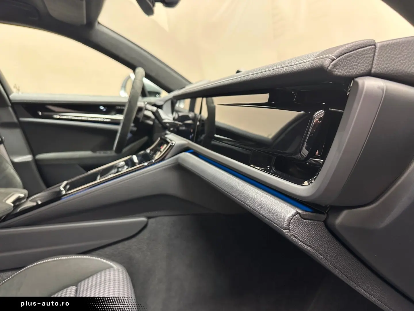 PORSCHE Panamera GTS  SPORT-DESIGN-PAKET 1. HAND