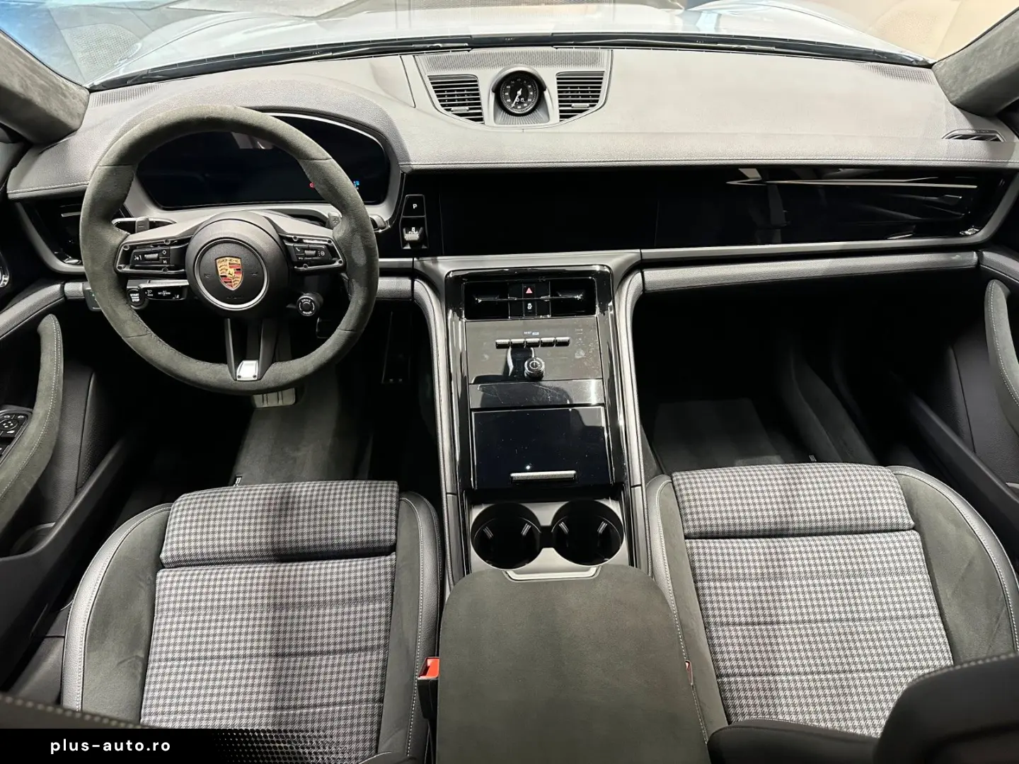 PORSCHE Panamera GTS  SPORT-DESIGN-PAKET 1. HAND