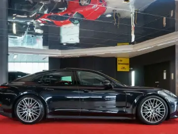 PORSCHE Panamera 4 Bose SportChrono Massage InnoDrive