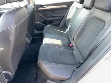 VW Passat Variant Highline 2.0 TDI DSG