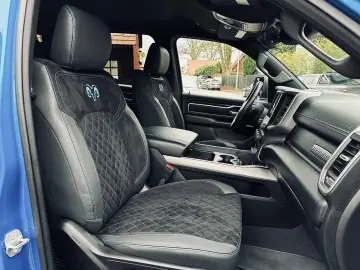 DODGE 5.7 V8 LPG LIFT BÜGEL OFFROAD AHK NAVI GARANTIE