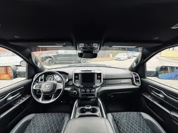 DODGE 5.7 V8 LPG LIFT BÜGEL OFFROAD AHK NAVI GARANTIE