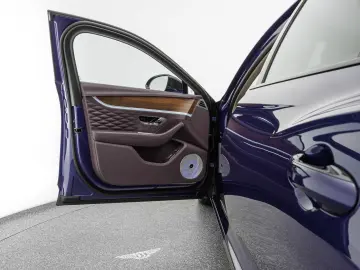 BENTLEY Flying Spur Mulliner W12