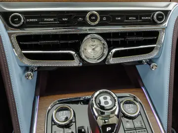 BENTLEY Flying Spur Mulliner W12