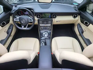 Mercedes-Benz SLC 300 AMG