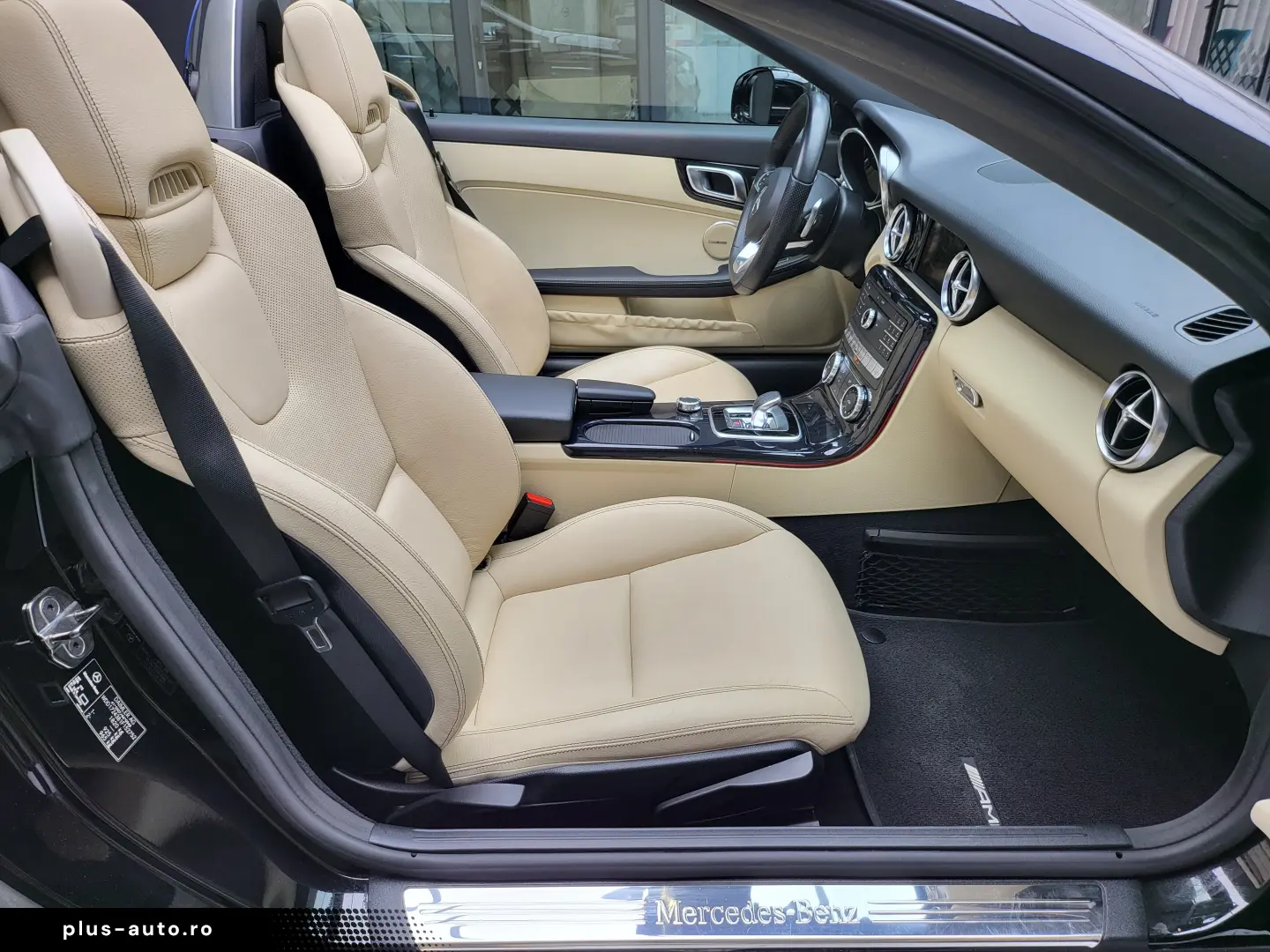 Mercedes-Benz SLC 300 AMG