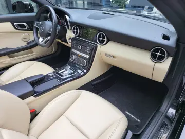 Mercedes-Benz SLC 300 AMG