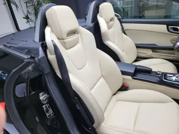 Mercedes-Benz SLC 300 AMG