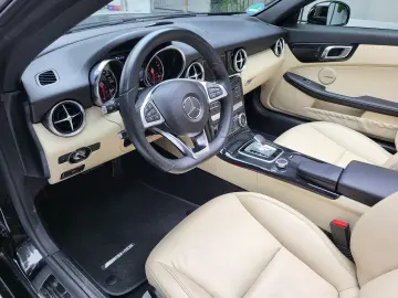 Mercedes-Benz SLC 300 AMG