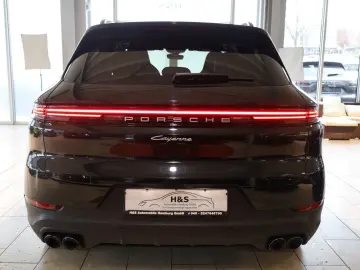 PORSCHE Cayenne E-Hybrid