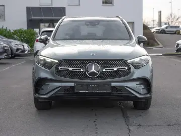 MERCEDES-BENZ GLC 400 e 4M AMG AHK Panorama Memory Burmester