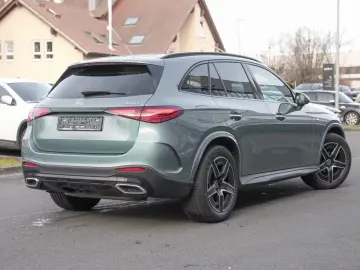 MERCEDES-BENZ GLC 400 e 4M AMG AHK Panorama Memory Burmester