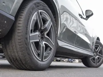 MERCEDES-BENZ GLC 400 e 4M AMG AHK Panorama Memory Burmester