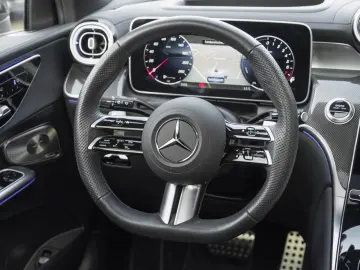 MERCEDES-BENZ GLC 400 e 4M AMG AHK Panorama Memory Burmester
