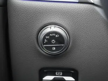 MERCEDES-BENZ GLC 400 e 4M AMG AHK Panorama Memory Burmester