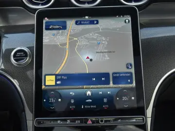 MERCEDES-BENZ GLC 400 e 4M AMG AHK Panorama Memory Burmester