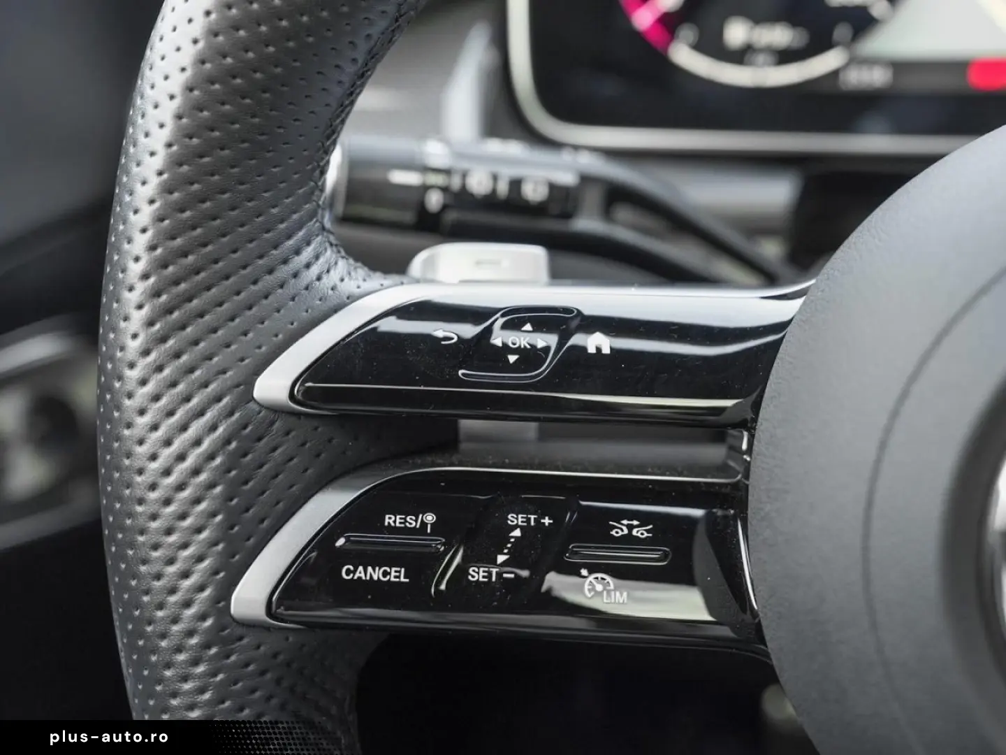 MERCEDES-BENZ GLC 400 e 4M AMG AHK Panorama Memory Burmester