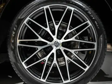 PORSCHE Macan PDK SPORT-CHRONO BOSE PANO 21 LM PDLS  1HD