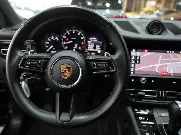 PORSCHE Macan PDK SPORT-CHRONO BOSE PANO 21 LM PDLS  1HD