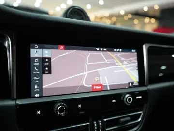 PORSCHE Macan PDK SPORT-CHRONO BOSE PANO 21 LM PDLS  1HD