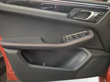 PORSCHE Macan SportChronoPaket Panorama 21 LM