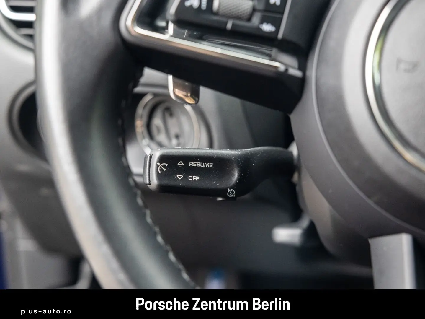 PORSCHE Macan 20-Zoll Rückfahrkamera Enzianblau Panorama