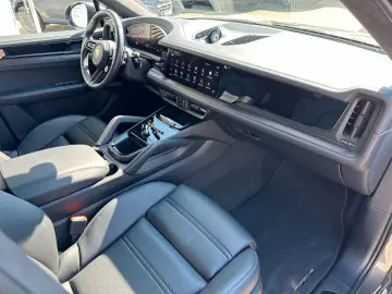 PORSCHE Cayenne GTS Coupé DE-FZG STHZG HEAD-UP AHK MWST