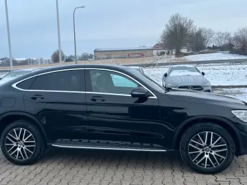 MERCEDES-BENZ GLC 300 e 4M Coupé Exclusive AHK CarPlay