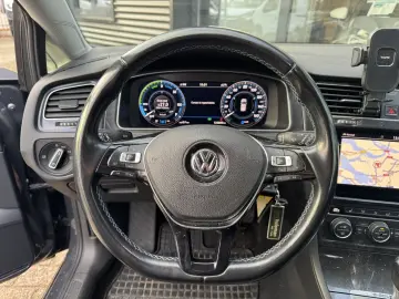 VW Golf e-Golf  Navi Camera