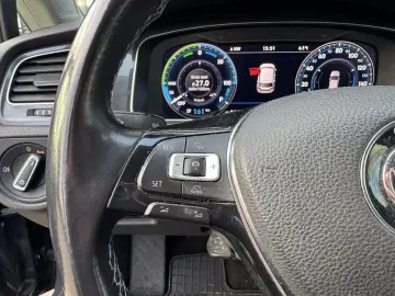 VW Golf e-Golf  Navi Camera