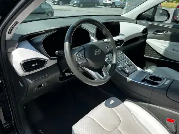 HYUNDAI Santa Fe Signature Plug-In Hybrid 4WD