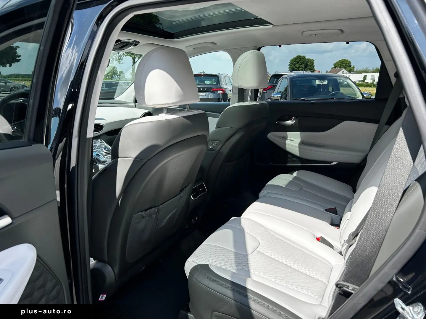 HYUNDAI Santa Fe Signature Plug-In Hybrid 4WD