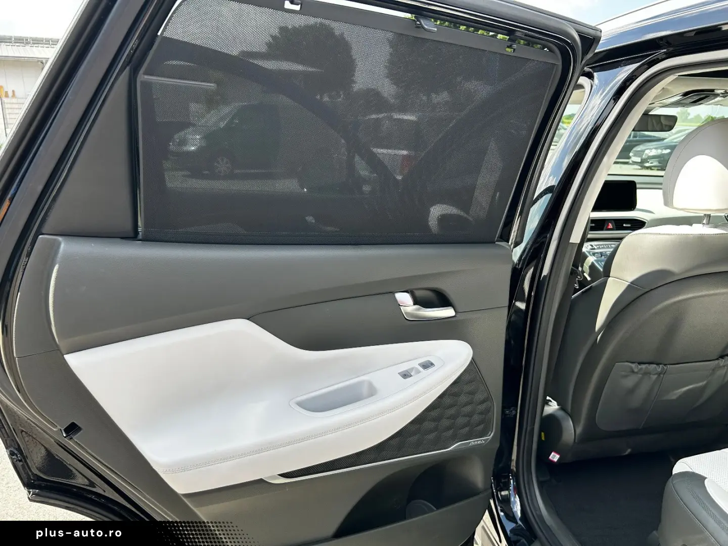 HYUNDAI Santa Fe Signature Plug-In Hybrid 4WD