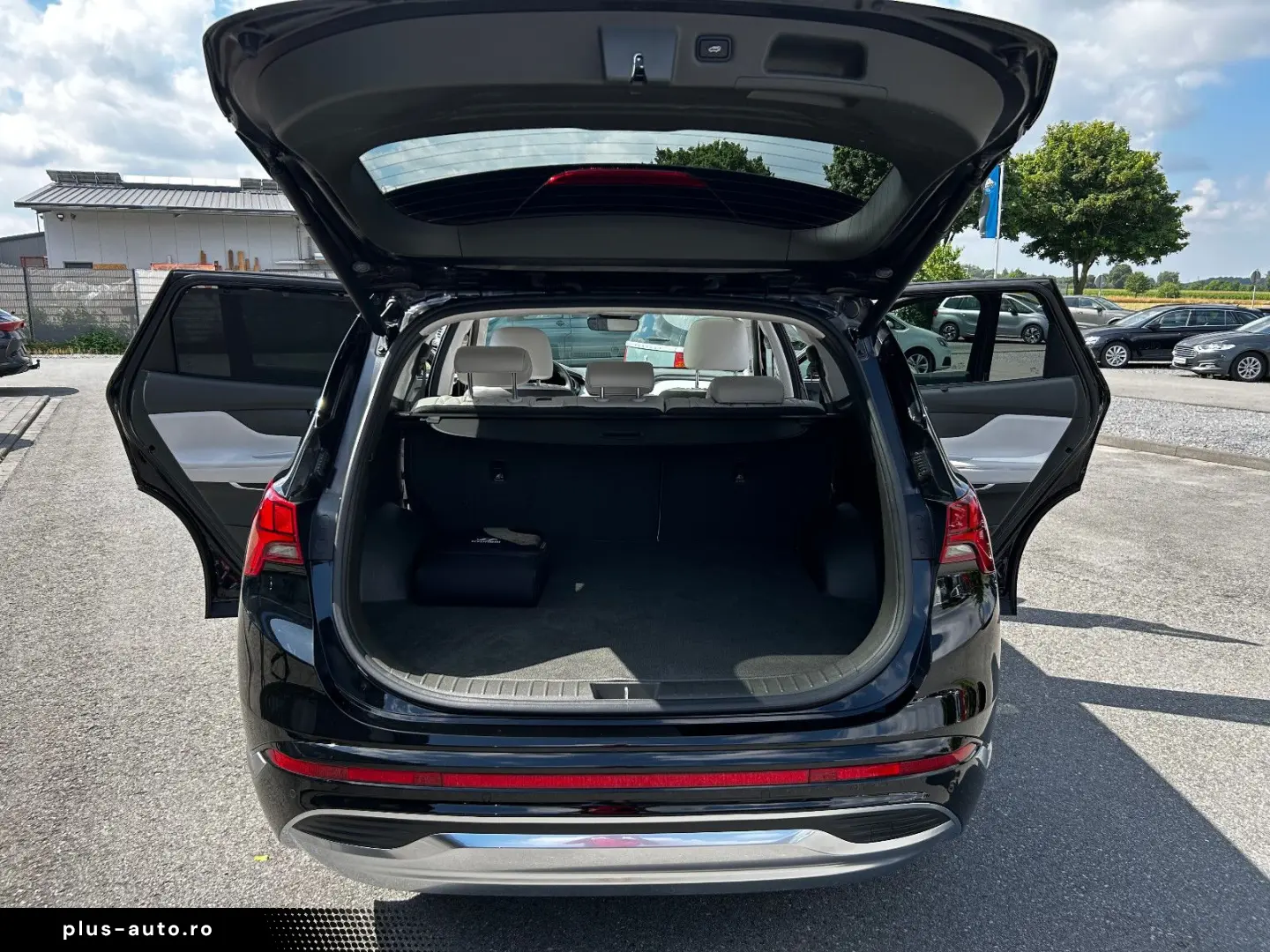 HYUNDAI Santa Fe Signature Plug-In Hybrid 4WD