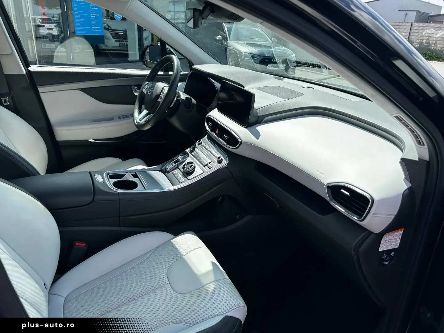 HYUNDAI Santa Fe Signature Plug-In Hybrid 4WD