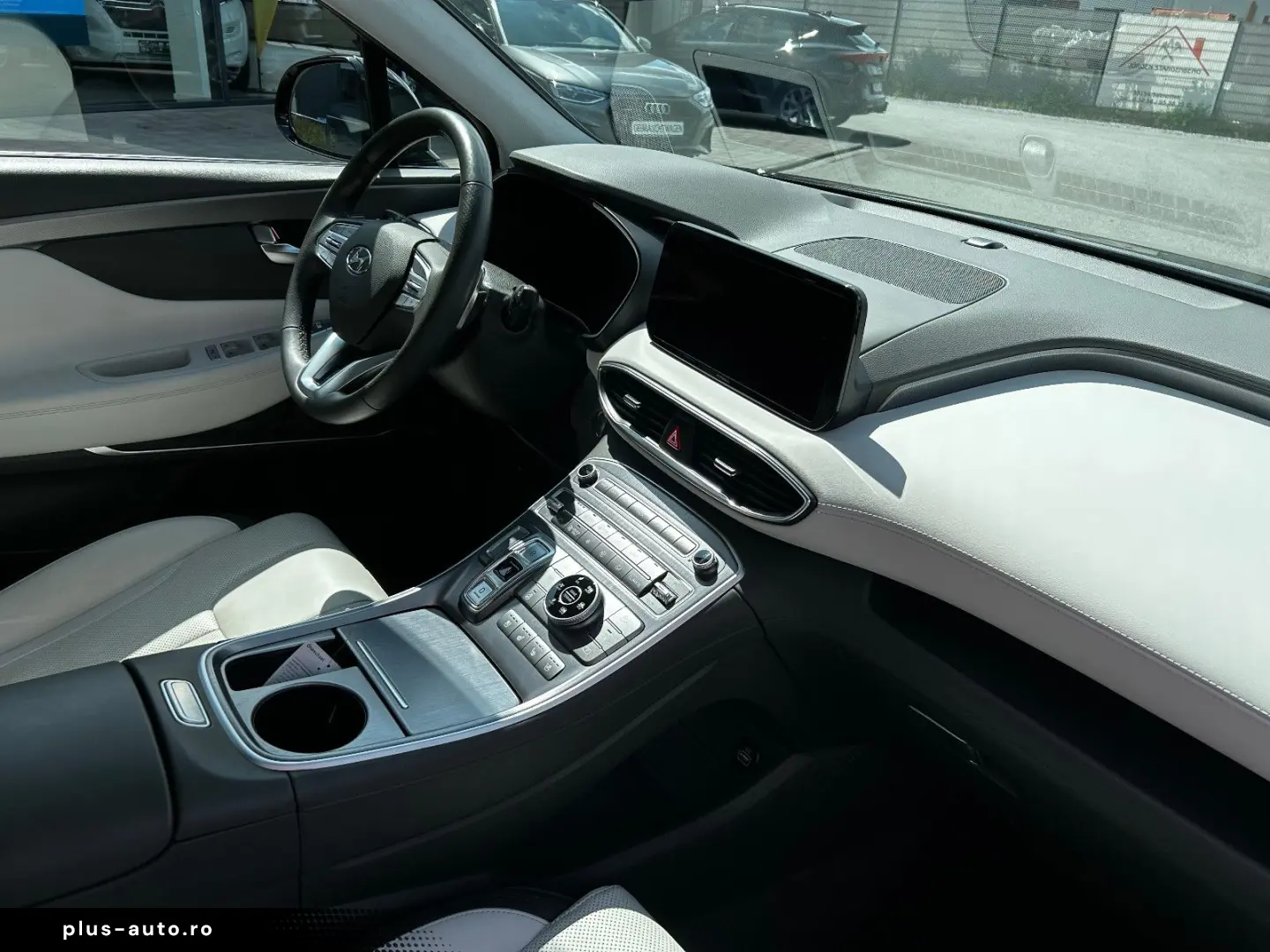 HYUNDAI Santa Fe Signature Plug-In Hybrid 4WD