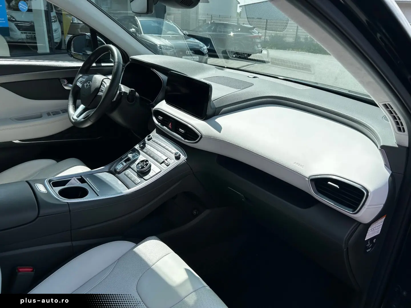 HYUNDAI Santa Fe Signature Plug-In Hybrid 4WD