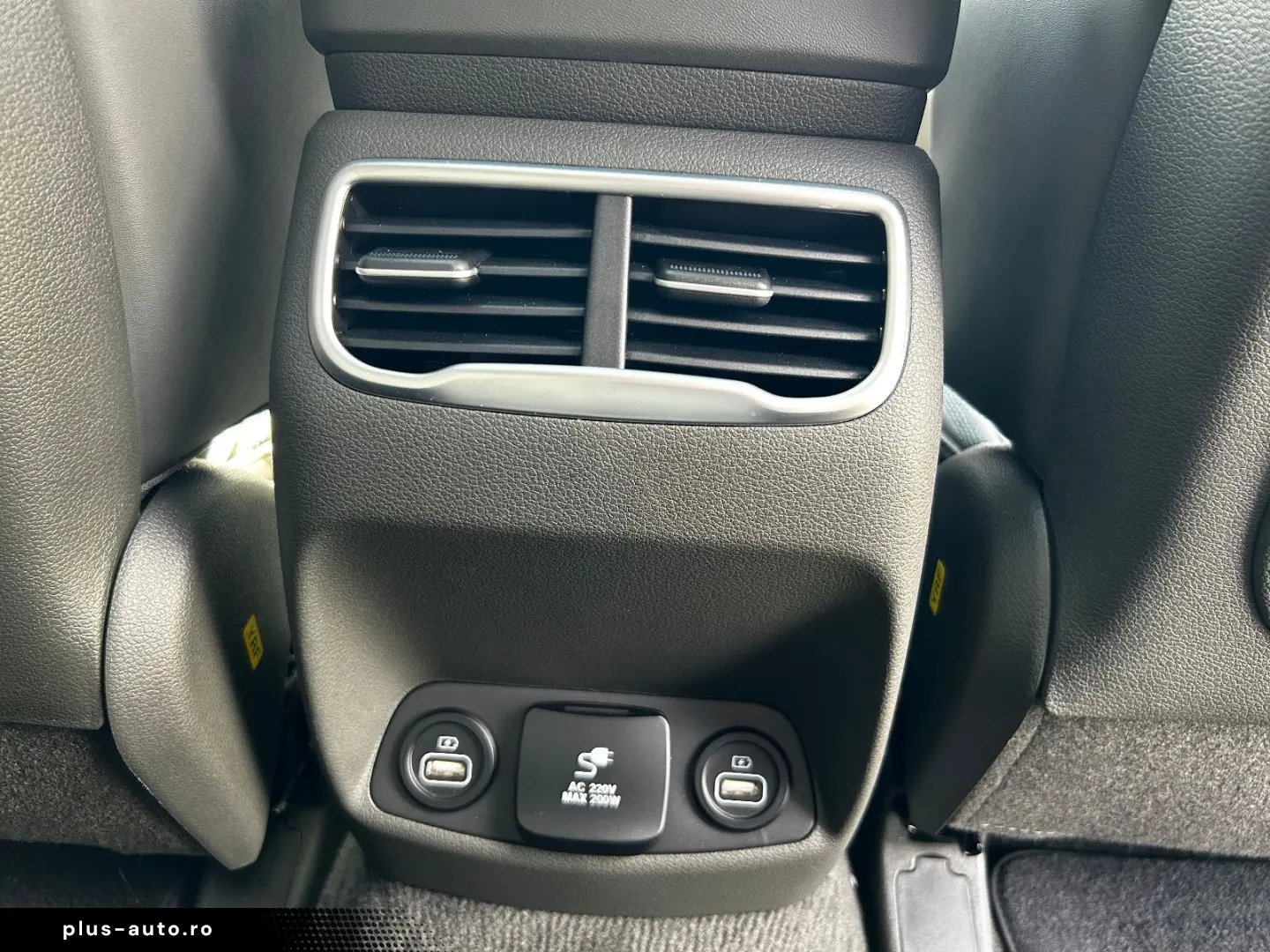 HYUNDAI Santa Fe Signature Plug-In Hybrid 4WD