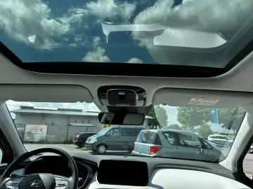 HYUNDAI Santa Fe Signature Plug-In Hybrid 4WD