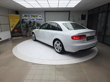 Audi A4 2.0TDI   177cp  S-Line